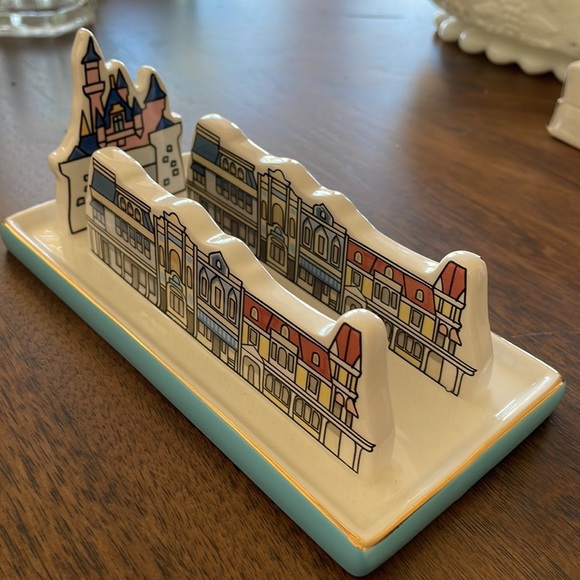 Disney Sleeping Beauty Castle & Main Street USA porcelain Trinket Tray figurine - Picture 3 of 11